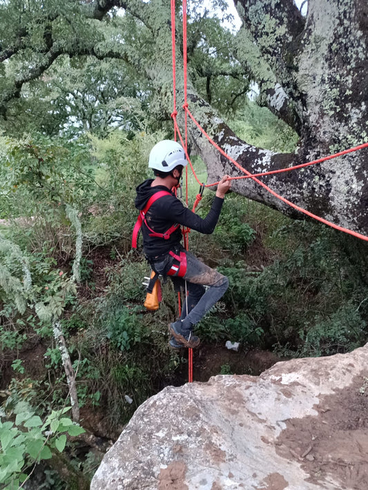 Cueva Vertical 1: Sótano la cochera